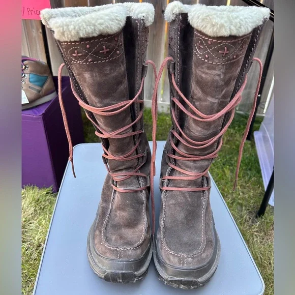 Cozy Lace-up Winter boots - Picture 4 of 10